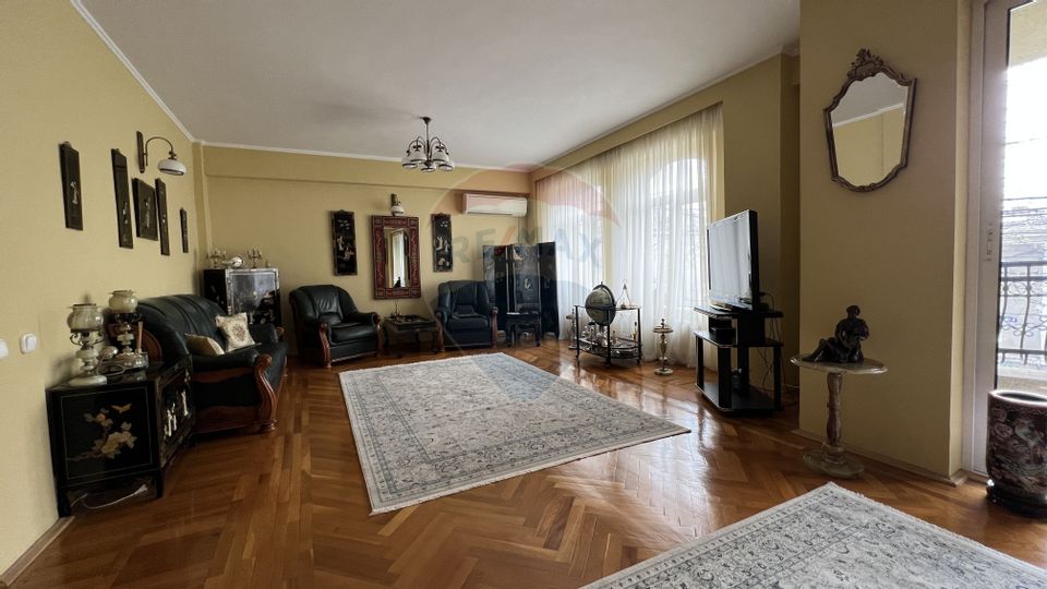 700sq.m Proprietate specială for sale, Ultracentral area