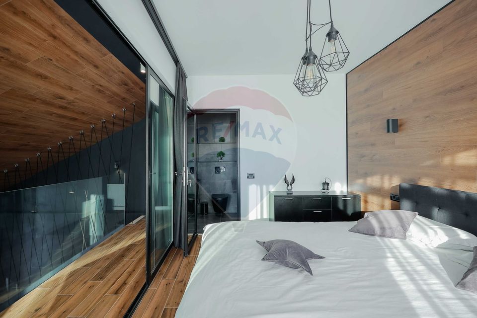 Loft penthouse, 3 rooms, on two levels, with terraces of 108 sqm