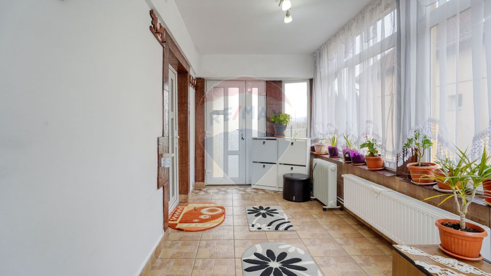 Renovated House with Land 1830 sqm in Prejmer!