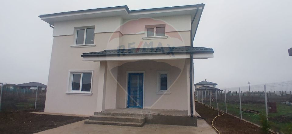 5 room House / Villa for sale
