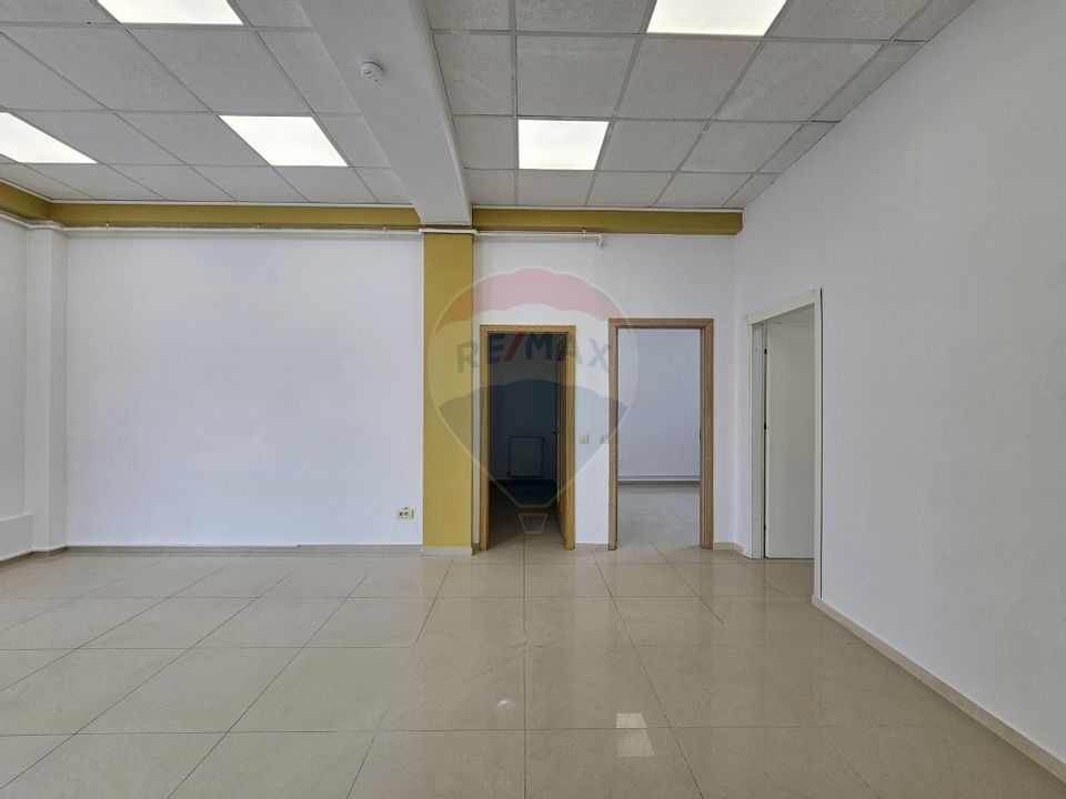 124.22sq.m Commercial Space for rent, Central area