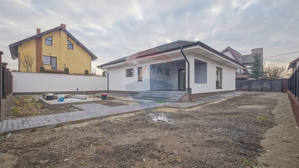 4 room House / Villa for sale