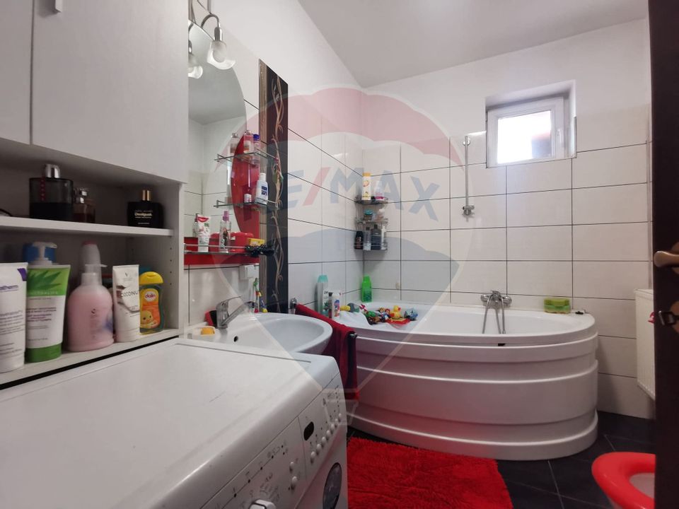 Casă 6 camere si curte, zona Metro Oradea, de vanzare