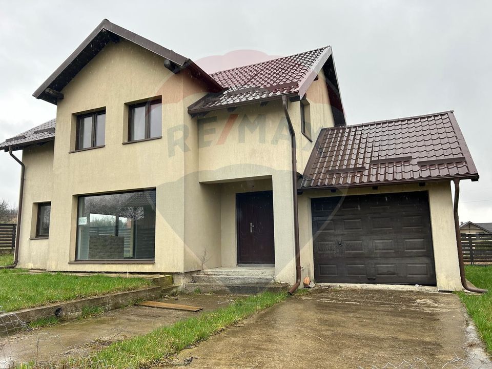 5 room House / Villa for sale, Est area