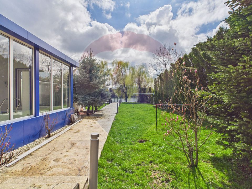 Casa / Vila cu 8 camere de vanzare