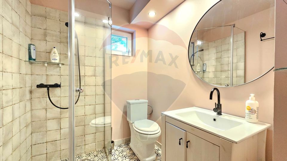 Inchiriez apartament modern cu 4 camere în zona Parcul Central