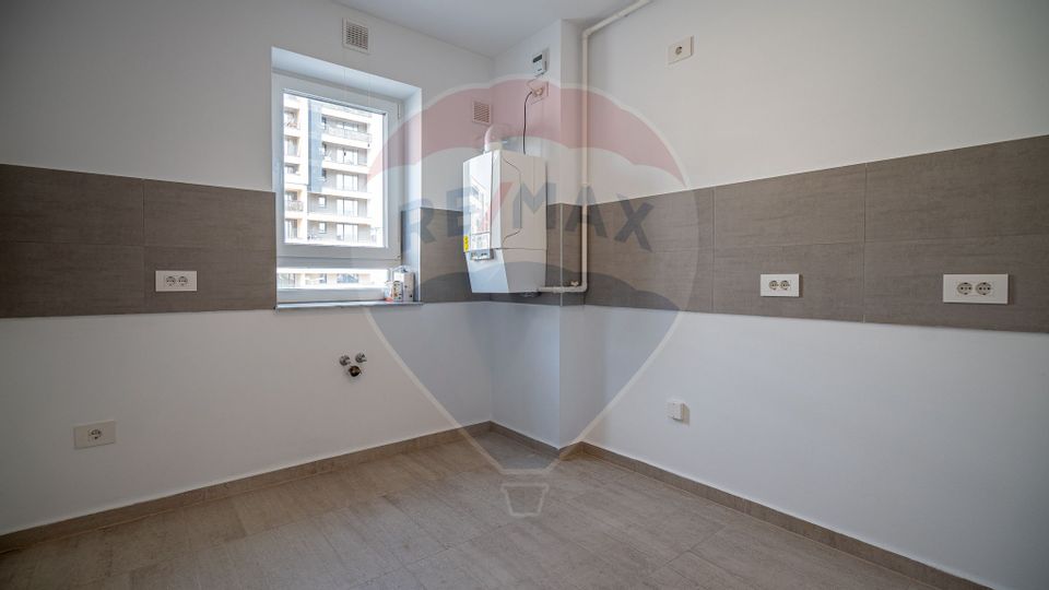 Apartament 2 camere nemobilat, cu loc de parcare si boxa | Coresi