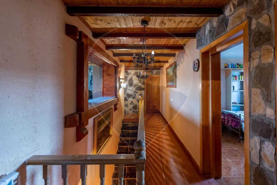 7 room House / Villa for sale, Vest area