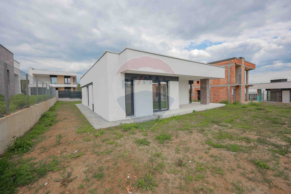 4 room House / Villa for sale, Dealuri Oradea area