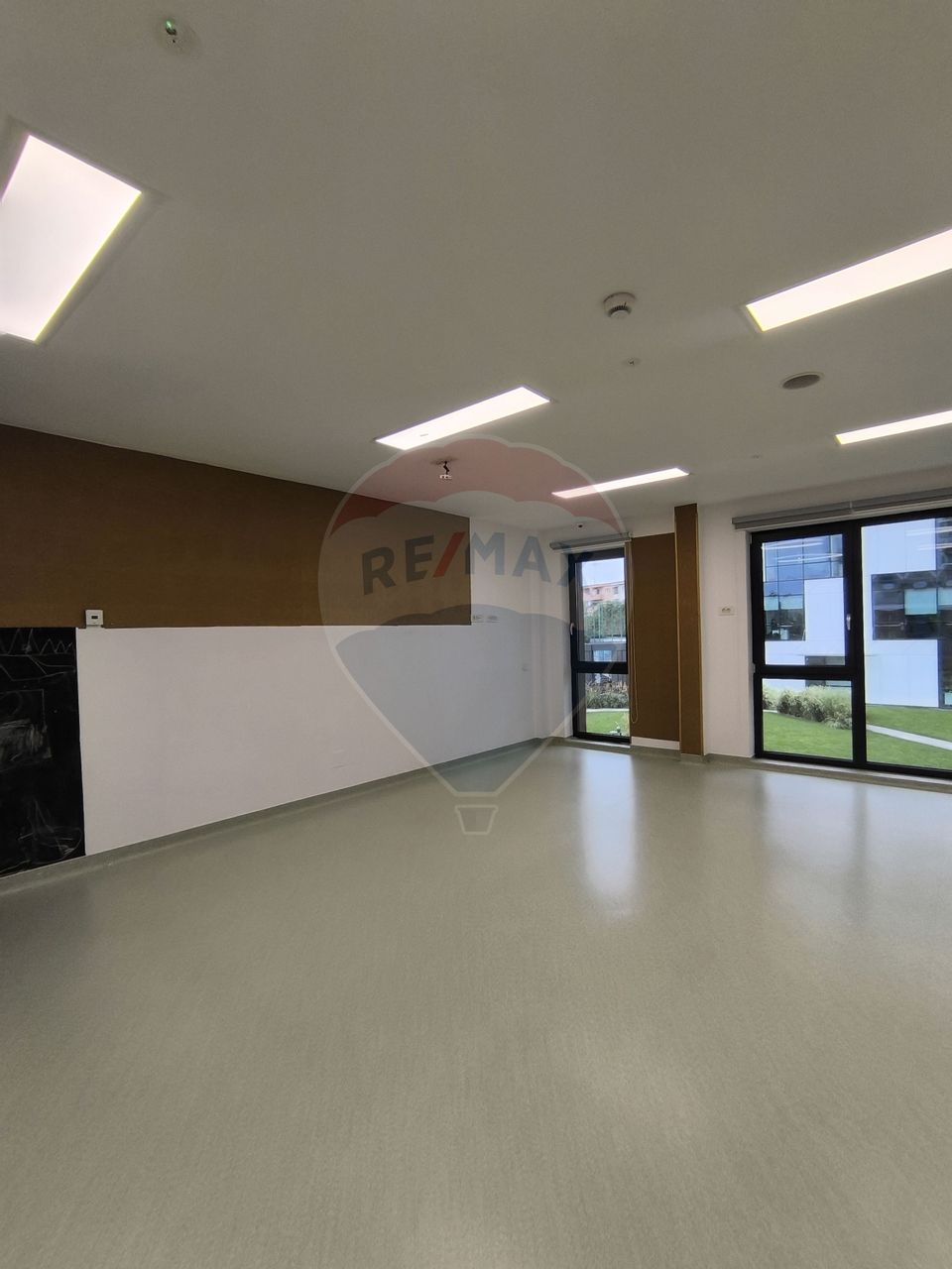 Spațiu comercial de vanzare