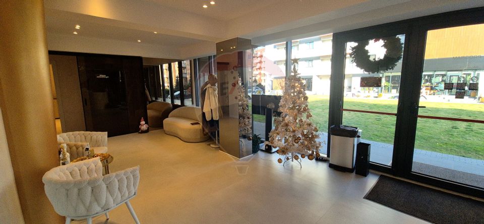 18sq.m Commercial Space for rent, Avantgarden area