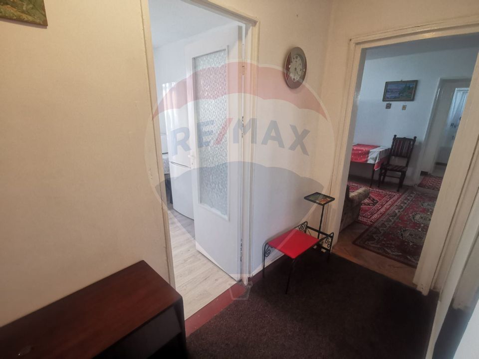 Apartament cu 2 camere de închiriat în zona Central