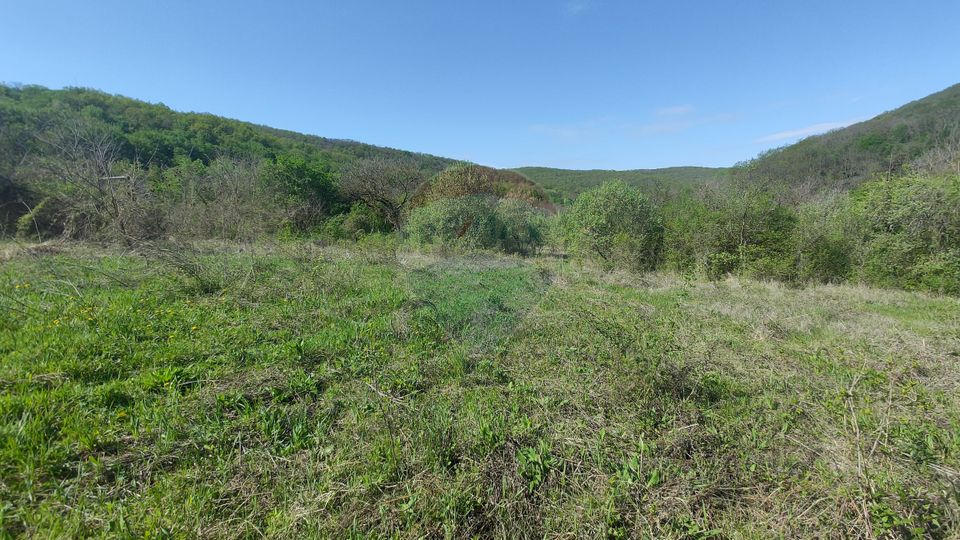 Land 3,350sqm Stejeris / Drumul FN