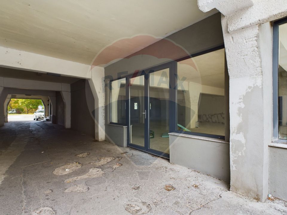 385sq.m Commercial Space for rent, Grivitei area