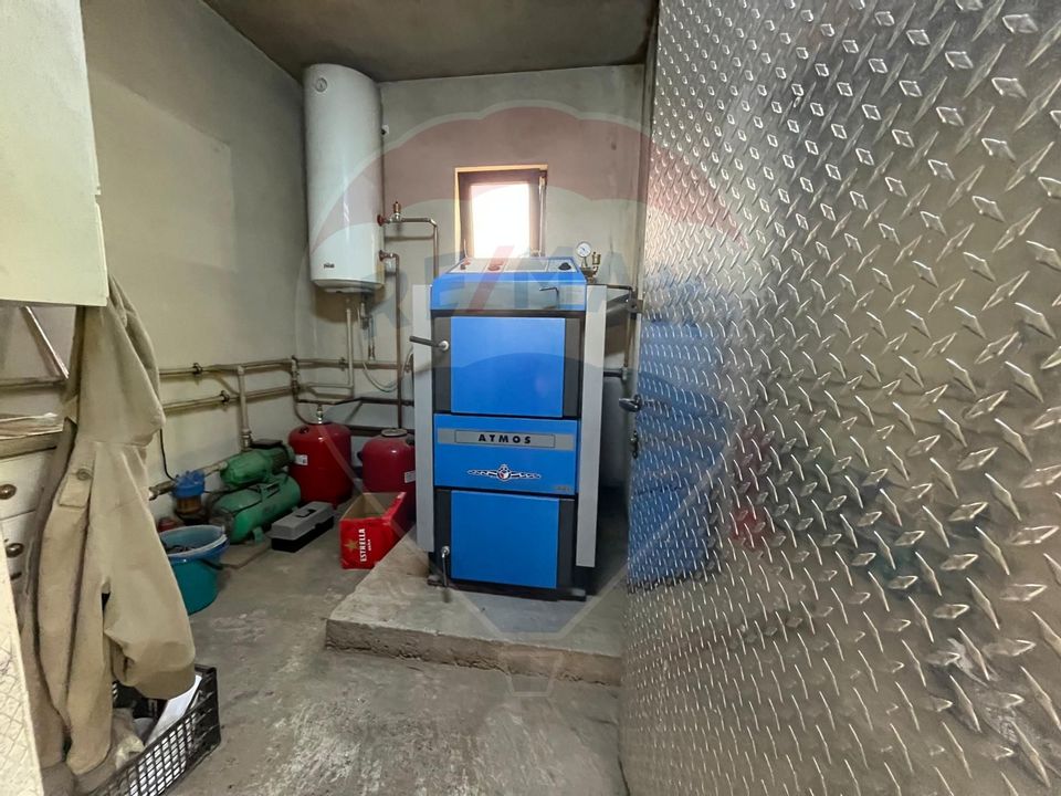 Casă / Vilă cu 5 camere de vânzare în zona Sud-Est