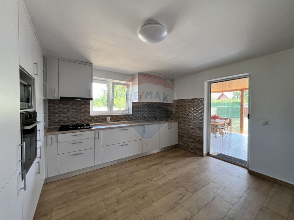 Casă de vânzare – Comuna Berceni, Strada ZânelorCasă / Vilă