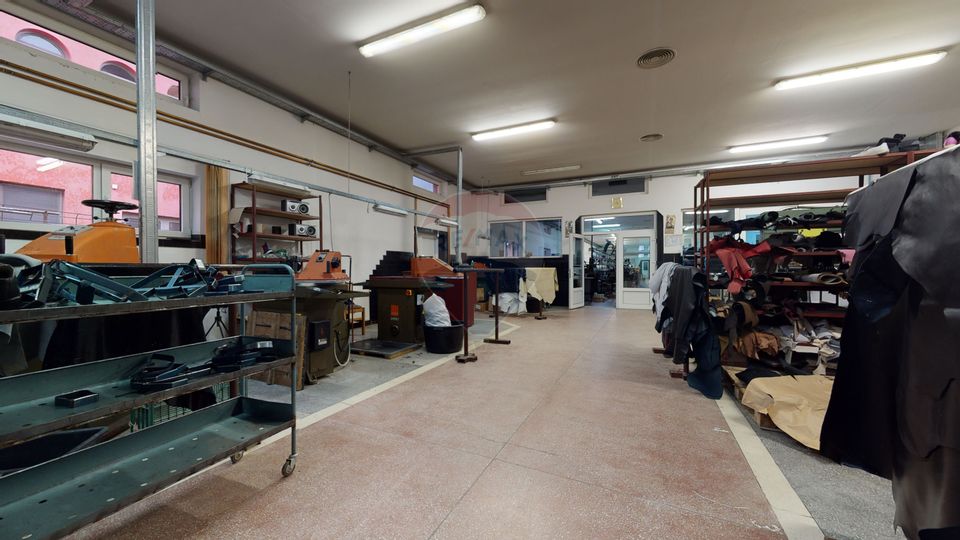 Producție / Depozitare + Birouri – Proprietate industrială de vânzare