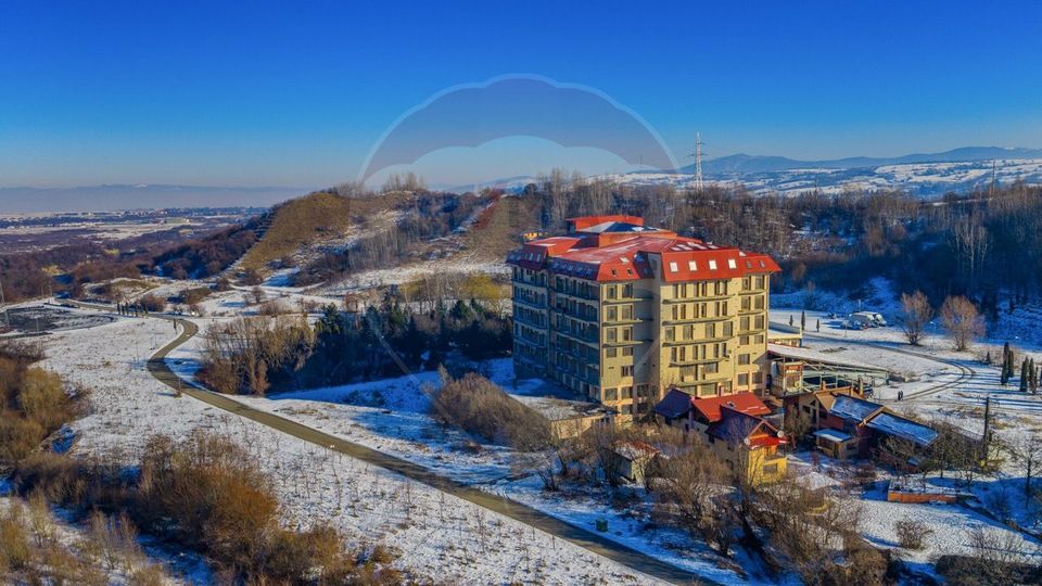 Activ Hotelier SubEvaluat | 18.000 mp construiti | 3 ha teren | BRASOV