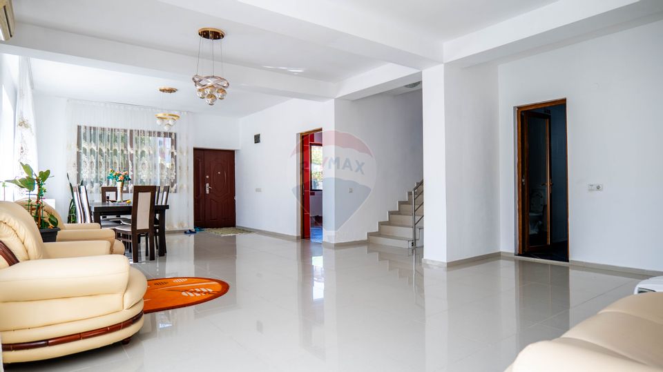 Investitie - vanzare vila deosebita, zona Fundeni - Dobroesti