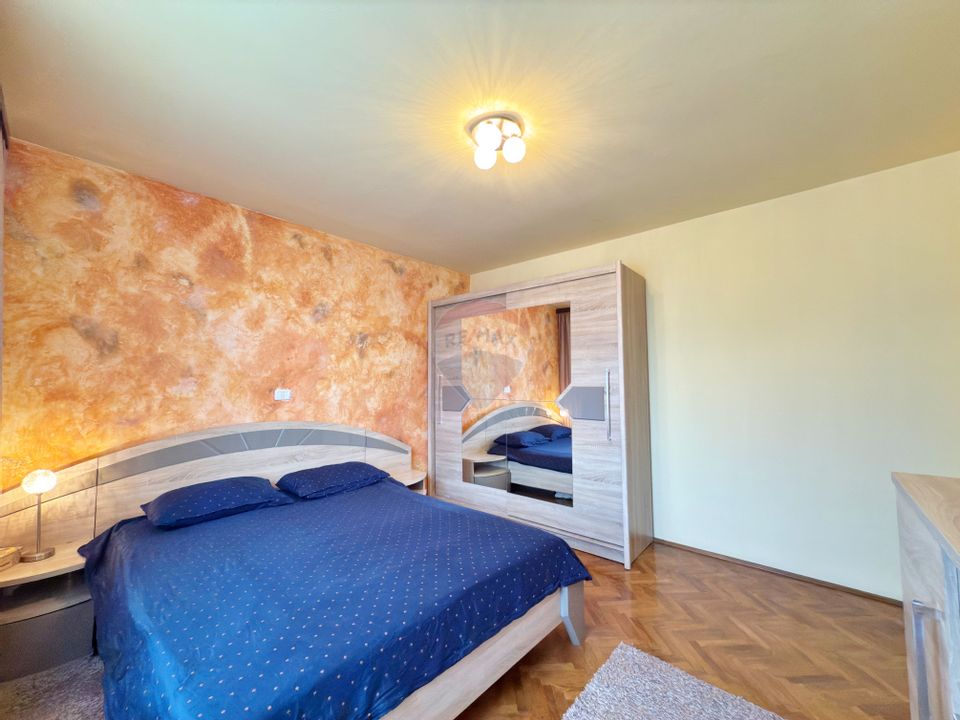 Apartament cu 3 camere de vânzare în zona Podgoria