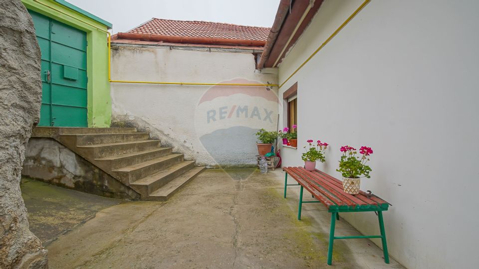 Casă / Vilă cu 5 camere de vânzare în zona Schei, Cotun 9