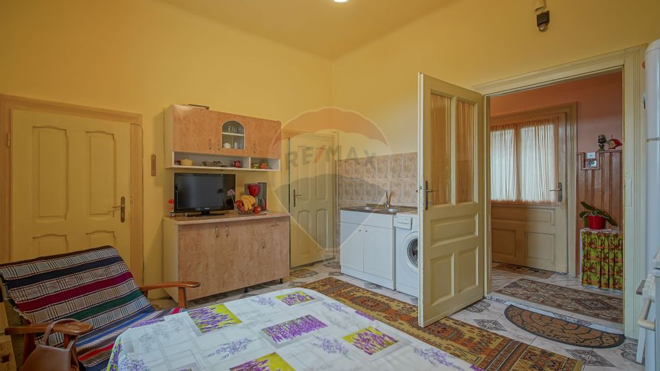 Casă / Vilă cu 5 camere de vânzare în zona Schei, Cotun 9