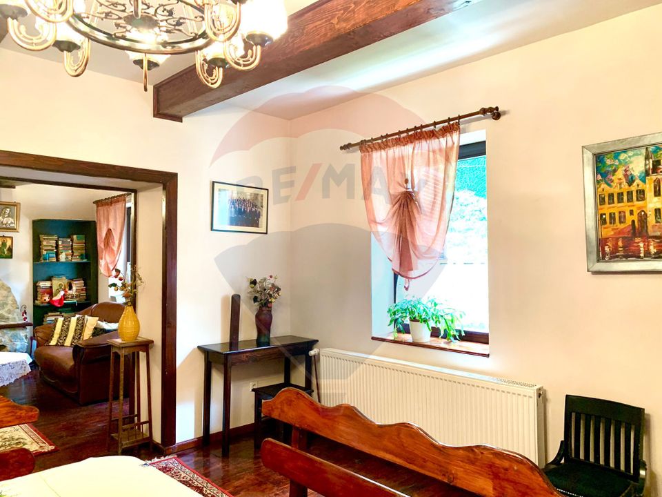 Pensiune cu 13 camere de vânzare in Bulz