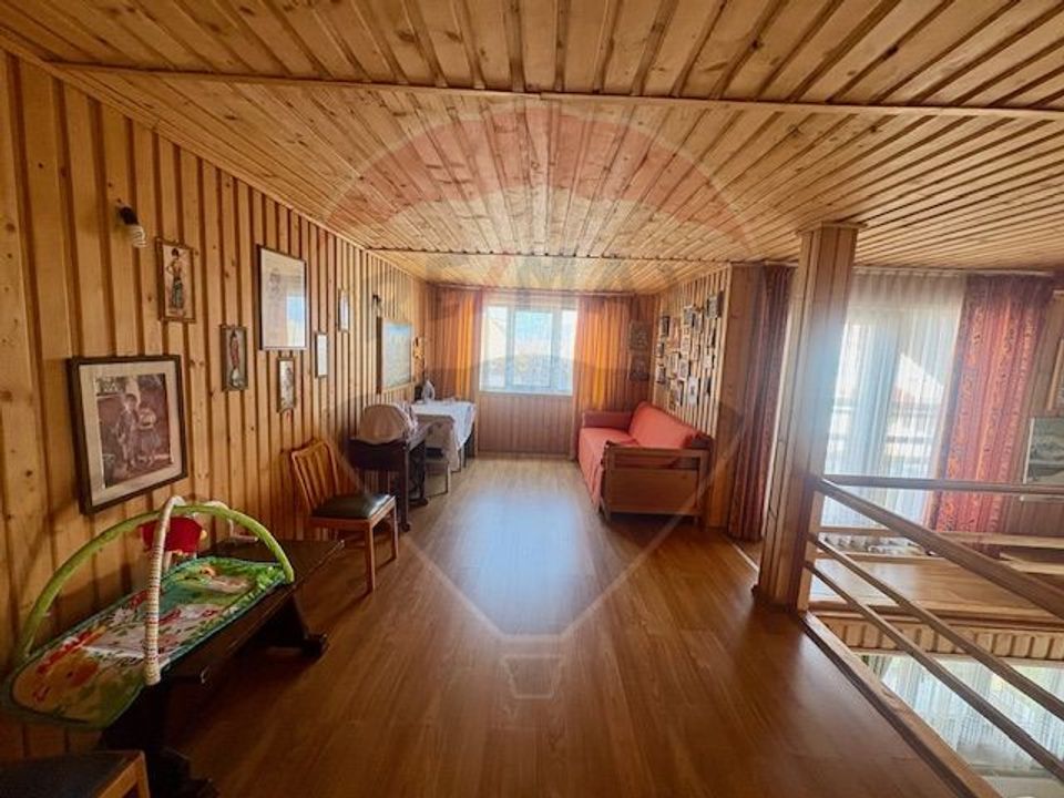 Casă / Vilă cu 6 camere de vânzare