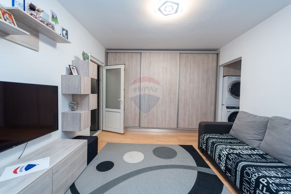 Apartament cu 2 camere, renovat, zona linistita, Florilor!