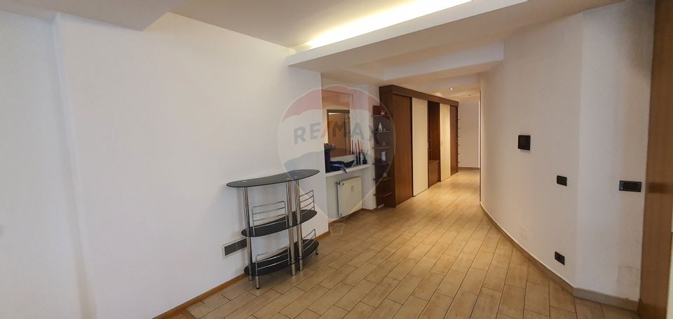 Apartament 3 camere Bd. Aviatorilor, bloc nou, loc parcare