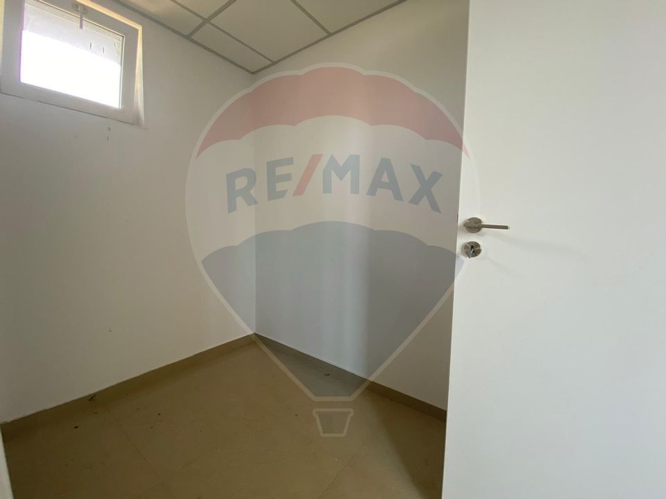 Teren cu hală, Bucsani, Crevedia / DN 61 (A1, A0) 40 Km de București