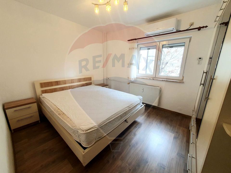 Apartament de inchiriat 4 cam în zona Stefan cel Mare
