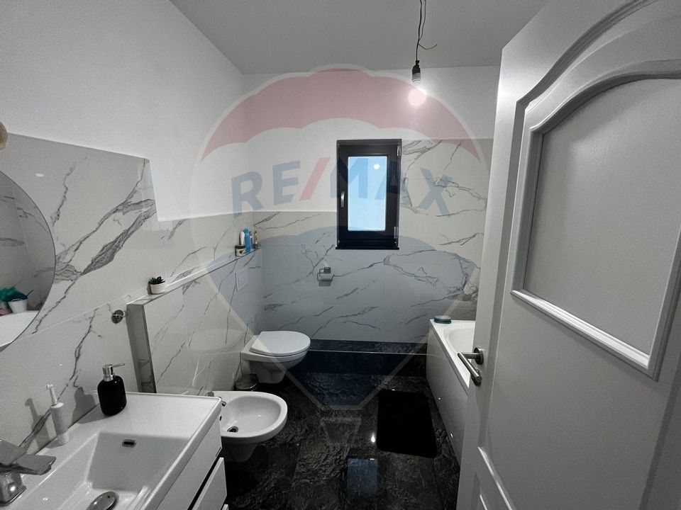 Casă individuală cu 4 dormitoare de vânzare str Planoarelor Dezmir