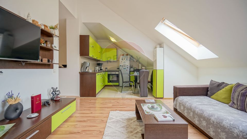 Apartament cu 2 camere deosebit, plin de căldură și lumină.