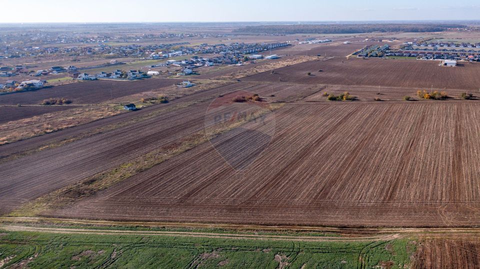 Vanzare teren intravilan 7,400 mp Sabareni / Strada Primaverii