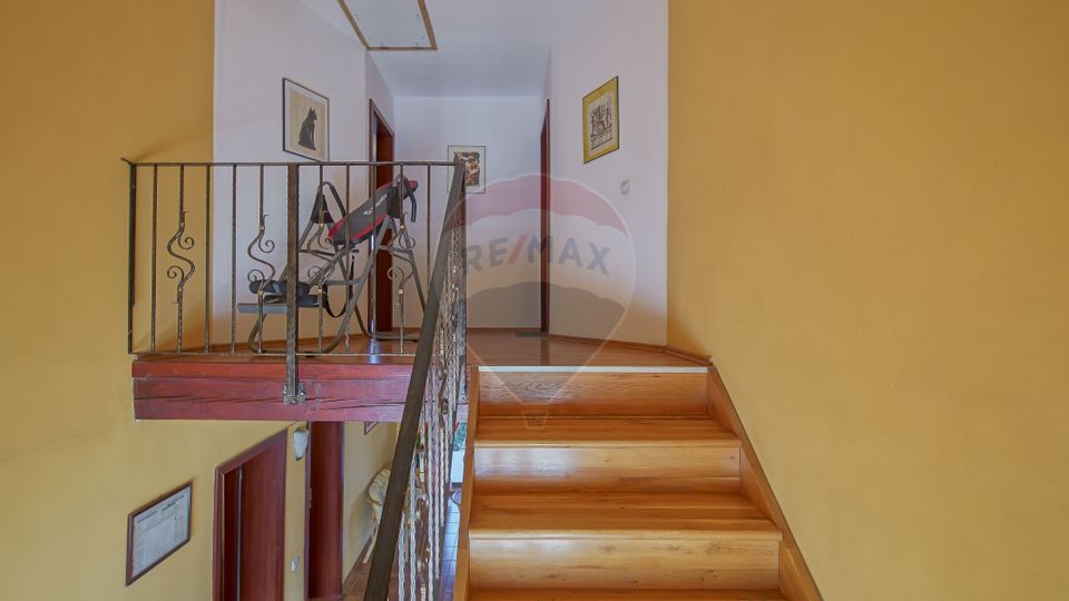 Casă / Vilă de vânzare în Râșnov, afacere-Pensiune clasificată