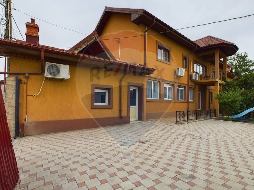 8 room House / Villa for sale