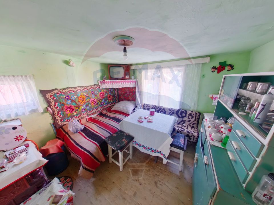 Casă cu 5 camere de vânzare, str. Crișan