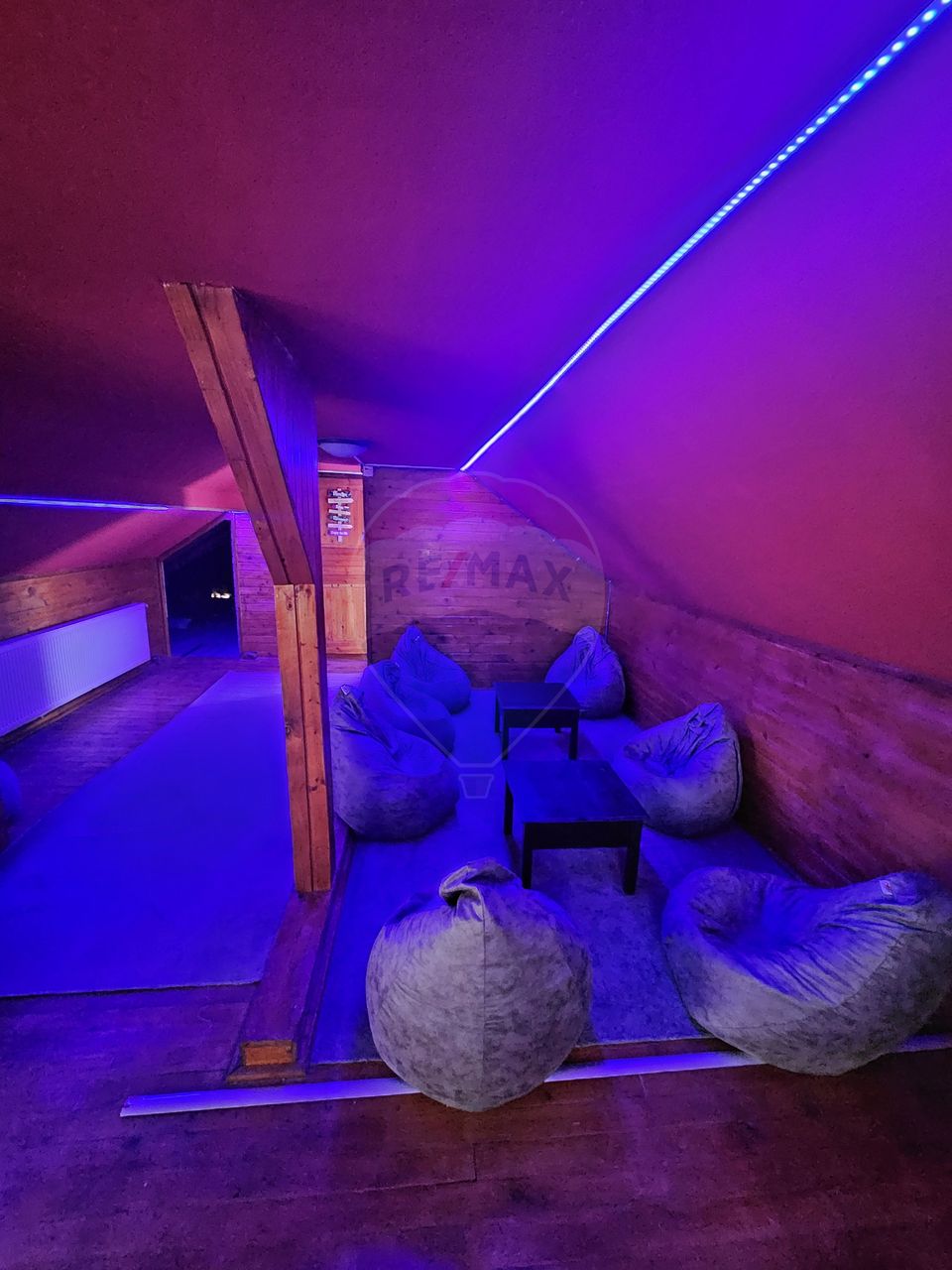 180sq.m Commercial Space for rent