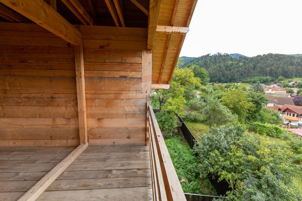 Duplex spațios – oportunitate pentru dezvoltatori sau două familii