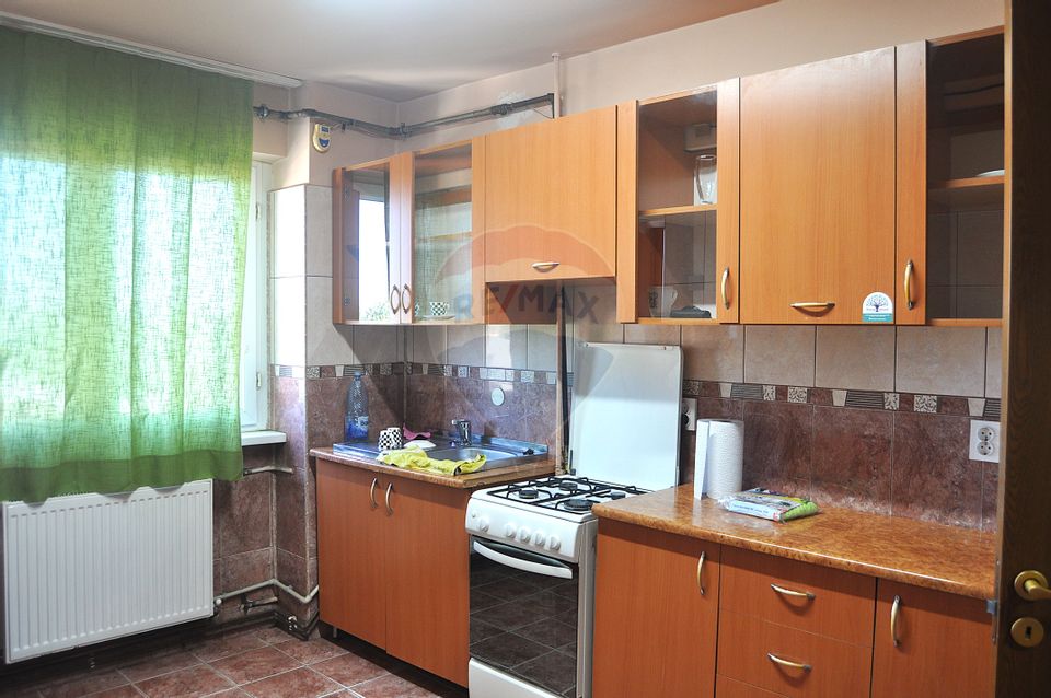 Apartament cu 2 camere de închiriat, zonă ultracentrală.