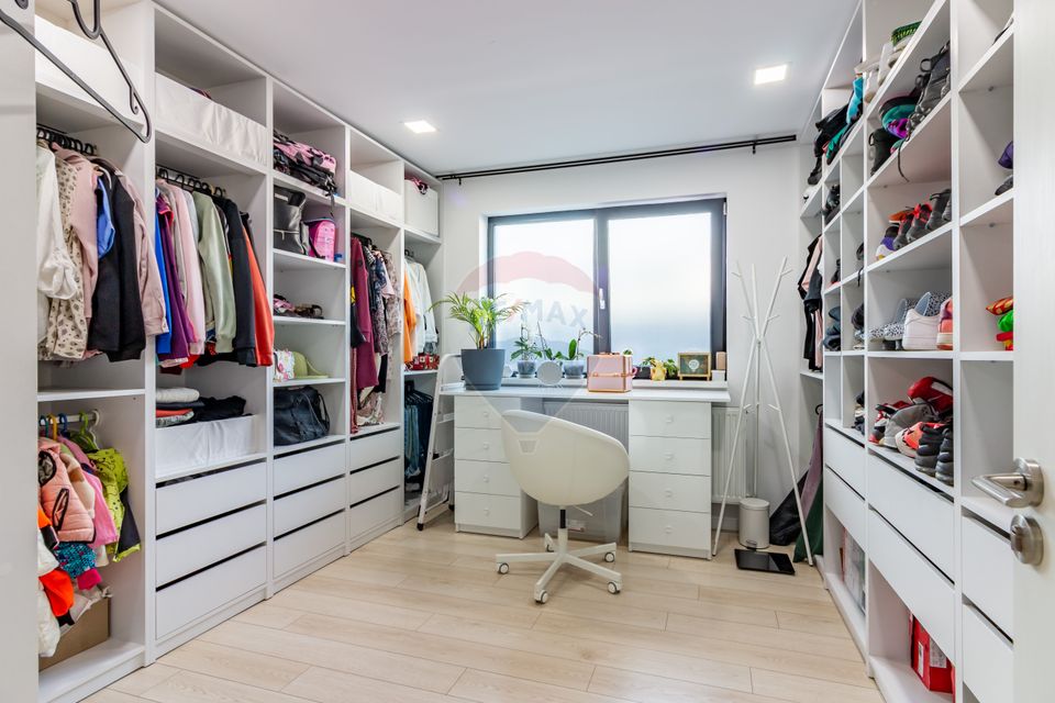 House / Villa For Sale Tunari/Dimieni Single House