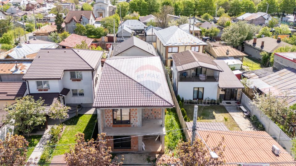 Casa / Vila la rosu in Chitila / Strada Rudeni - teren 264 mp