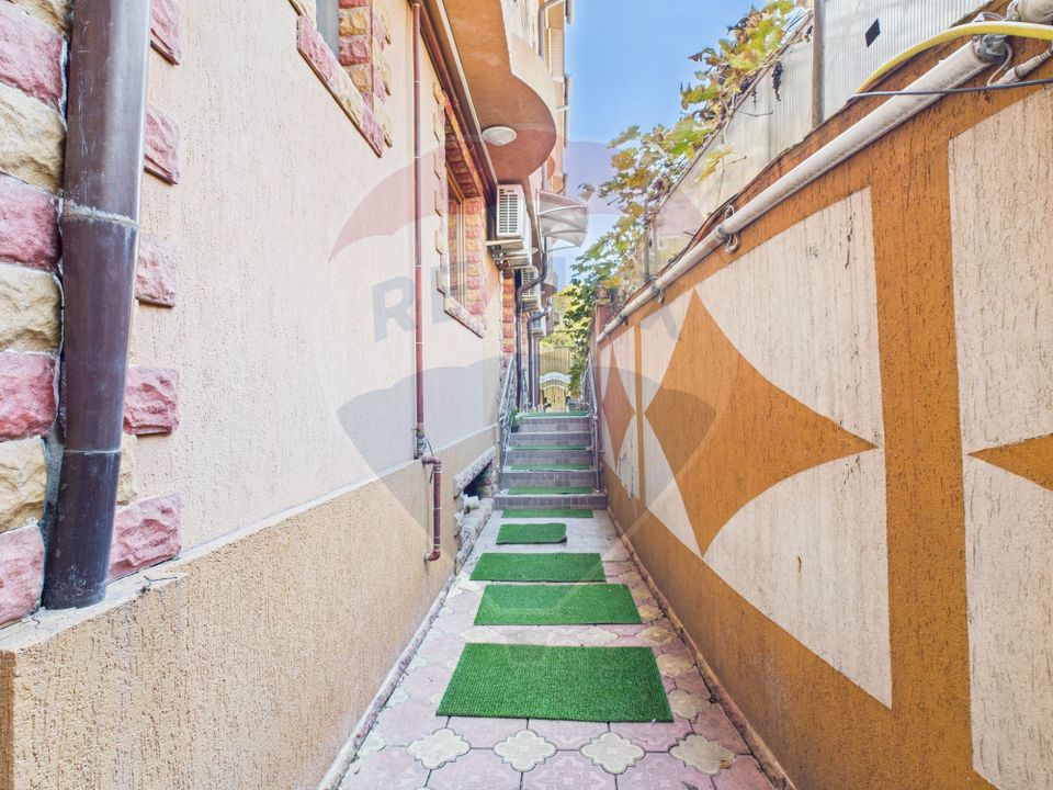 De vanzare| Casa cu piscina, saune si design elegant- Zona Matasari