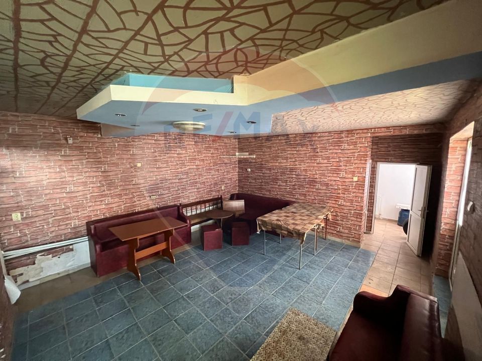 Casă / Vilă cu 5 camere de vânzare