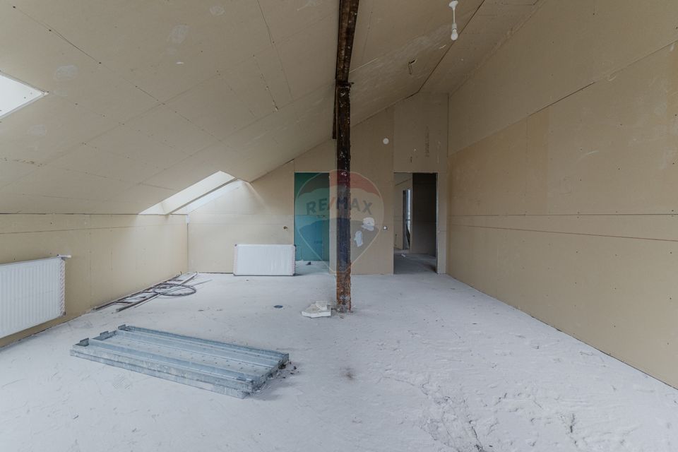 Cladire de 902 mp utili de vânzare, zona Grivitei - DN 13, COMISION 0