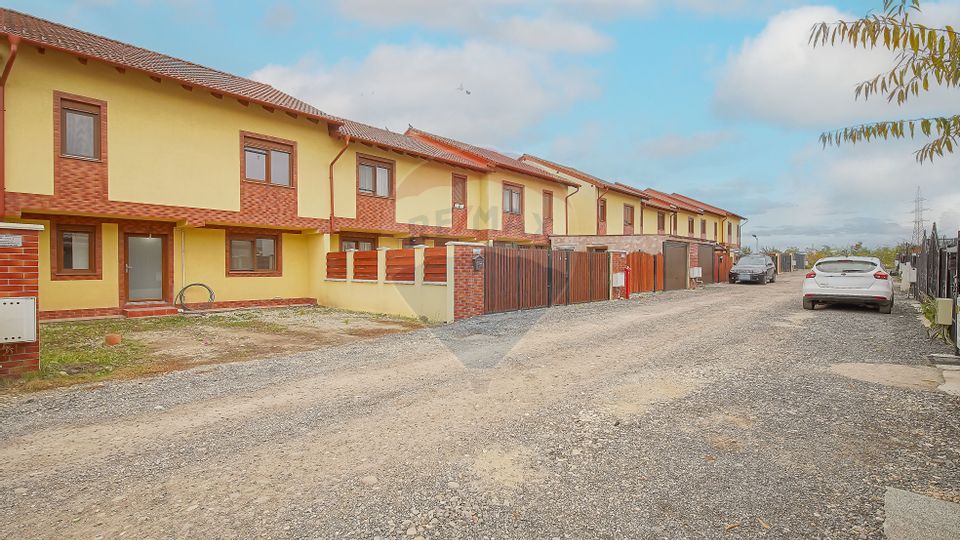 Comision 0 | Casă înșiruită de vânzare în Sânpetru