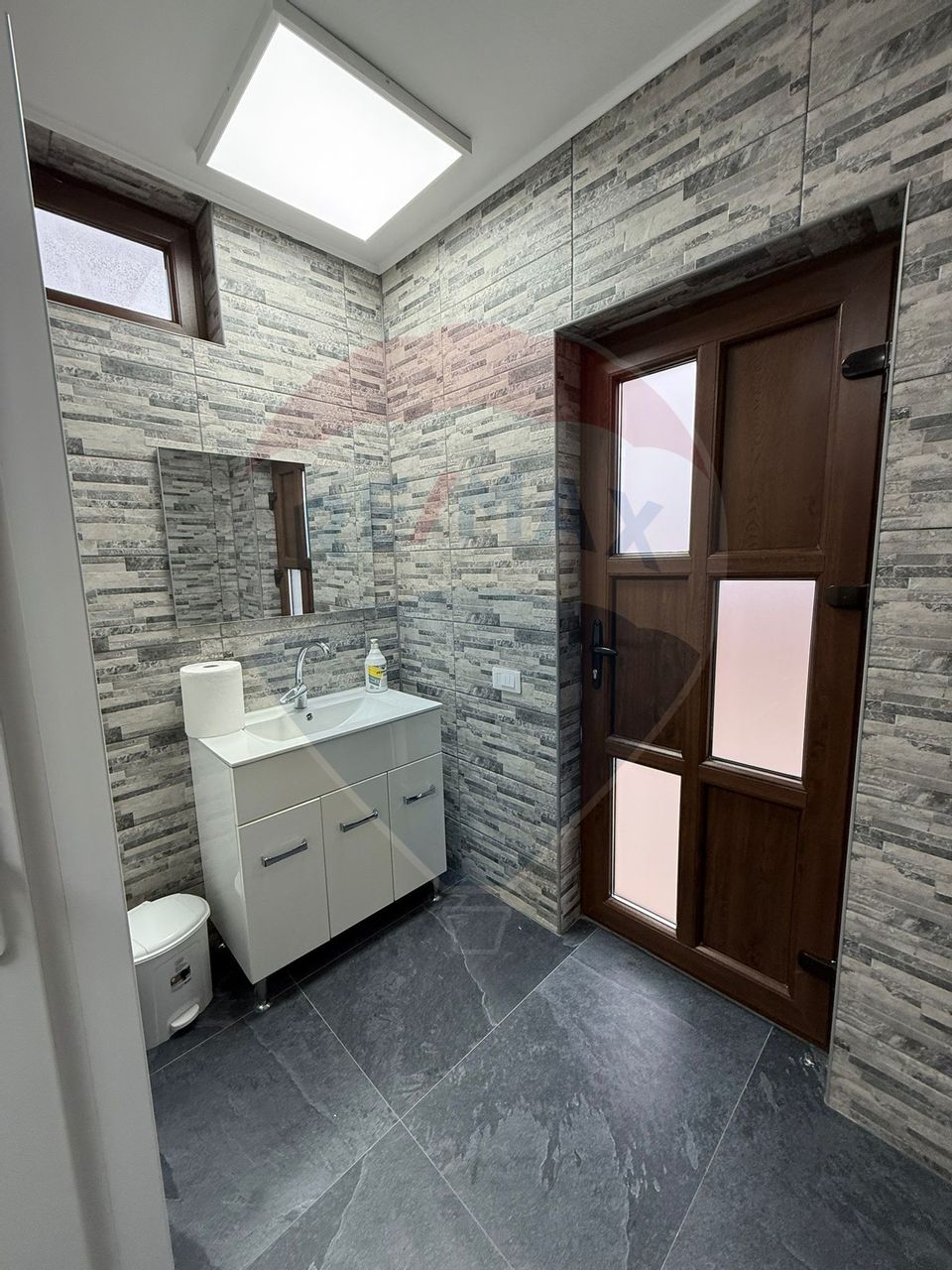 Spațiu comercial de inchiriat Com.Podari