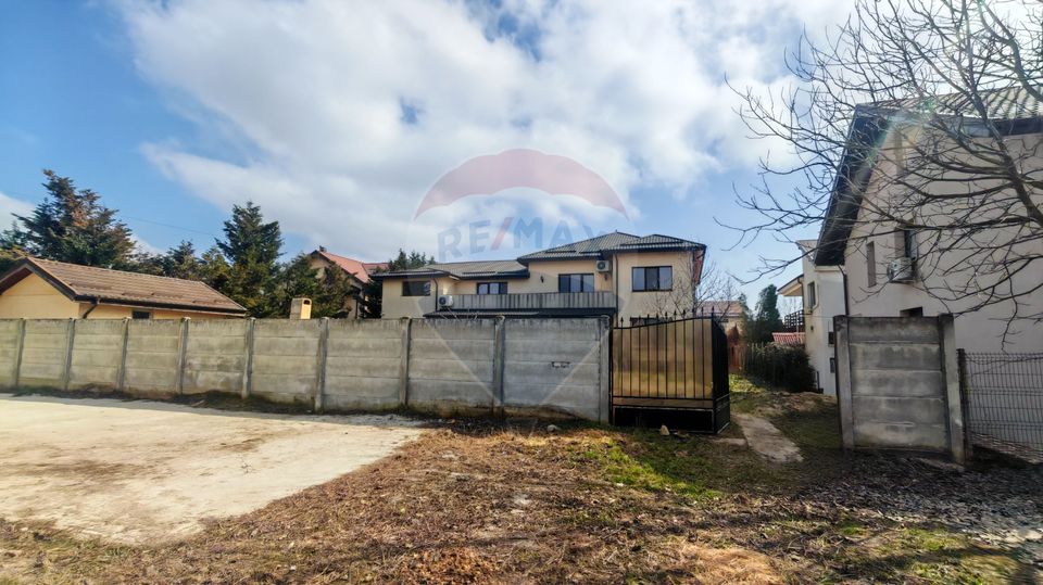 Villa for sale in Berceni, land 1161 sqm | Investment opportunity