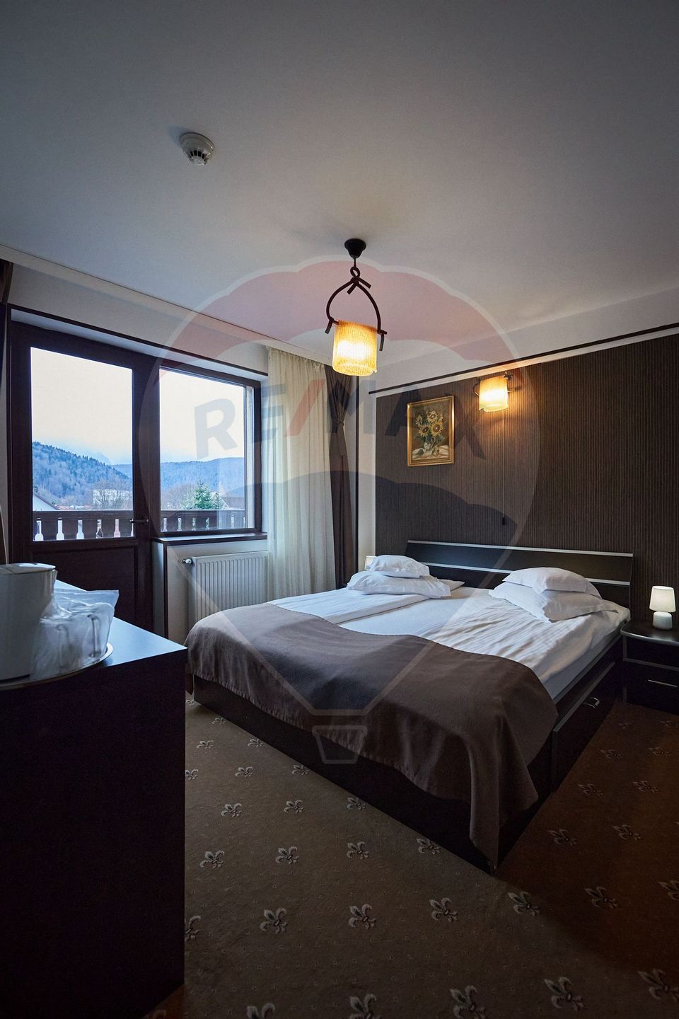 Hotel /Pensiune cu 20 camere de vânzare VALEA PRAHOVEI, AZUGA